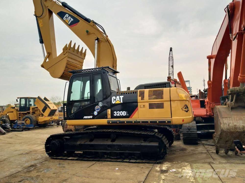 CAT 320D Kāpurķēžu ekskavatori