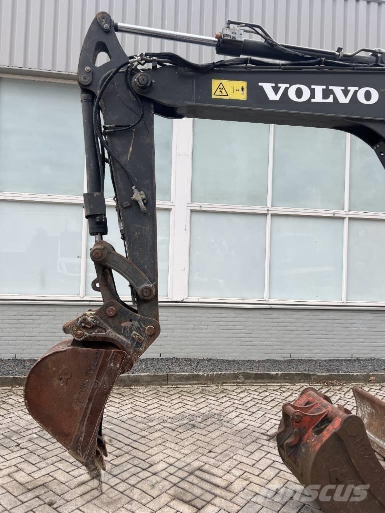 Volvo ECR 88 D    2016 Vidēja lieluma ekskavatori 7 t - 12 t