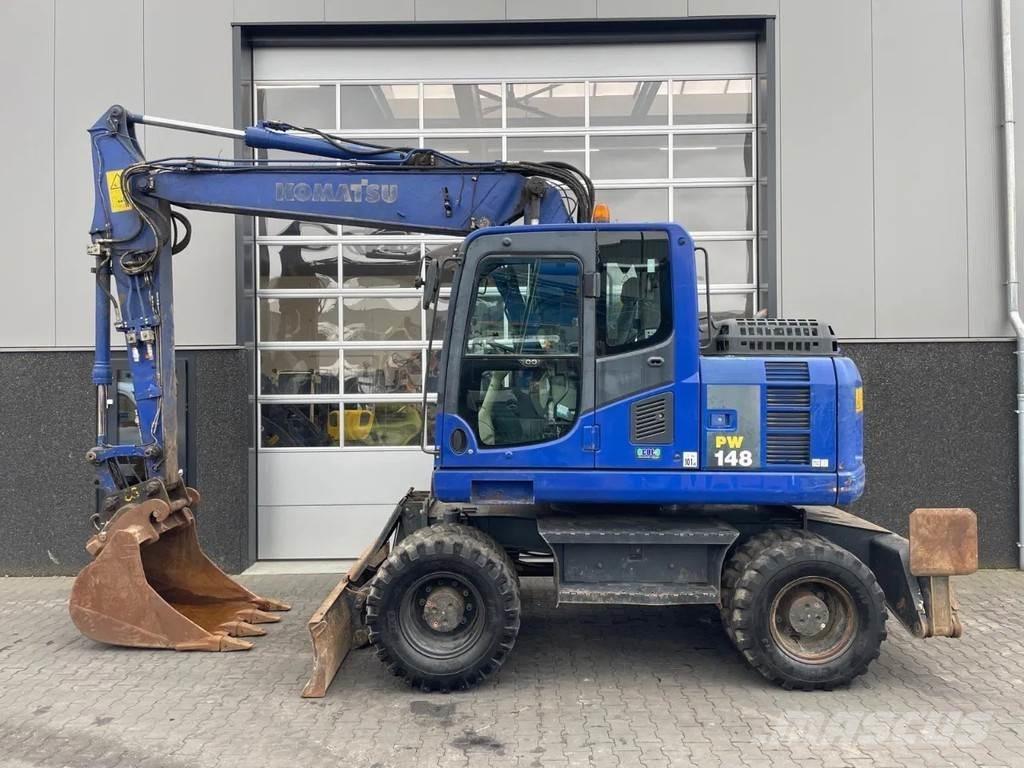 Komatsu PW148-8 Ekskavatori uz riteņiem
