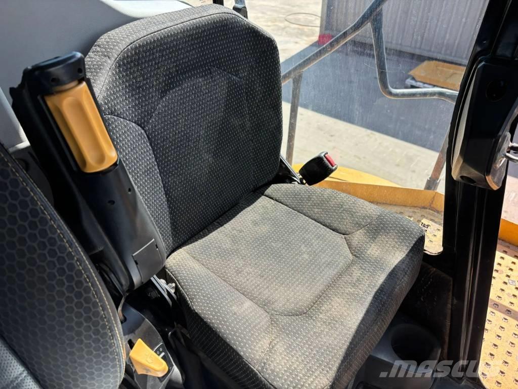 CAT 745 04A Artikulētie pašizgāzēji