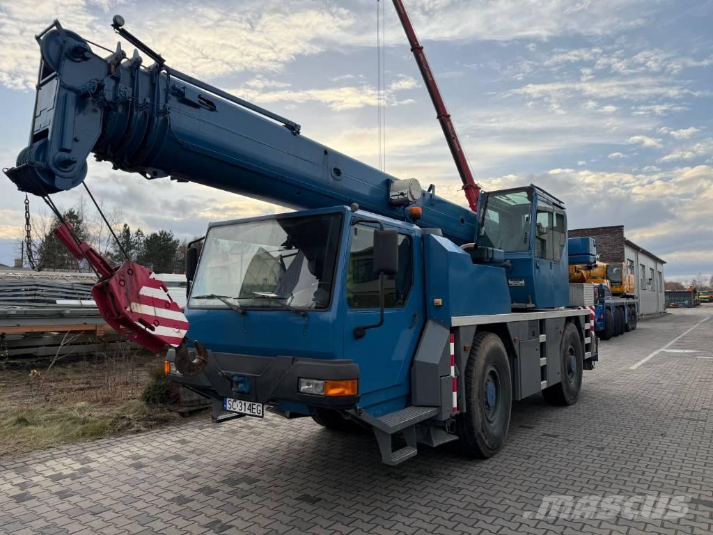 Liebherr LTM 1030-2 Visurgājēji celtņi