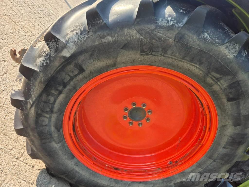CLAAS Axos 340 Traktori