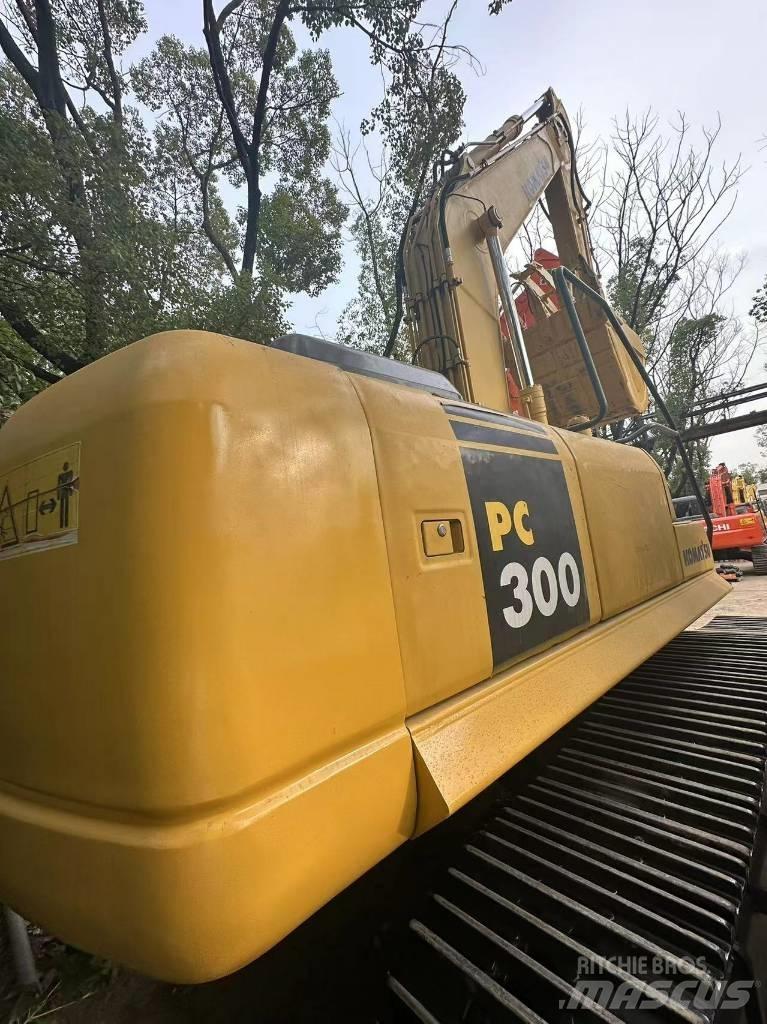 Komatsu PC 300 Kāpurķēžu ekskavatori
