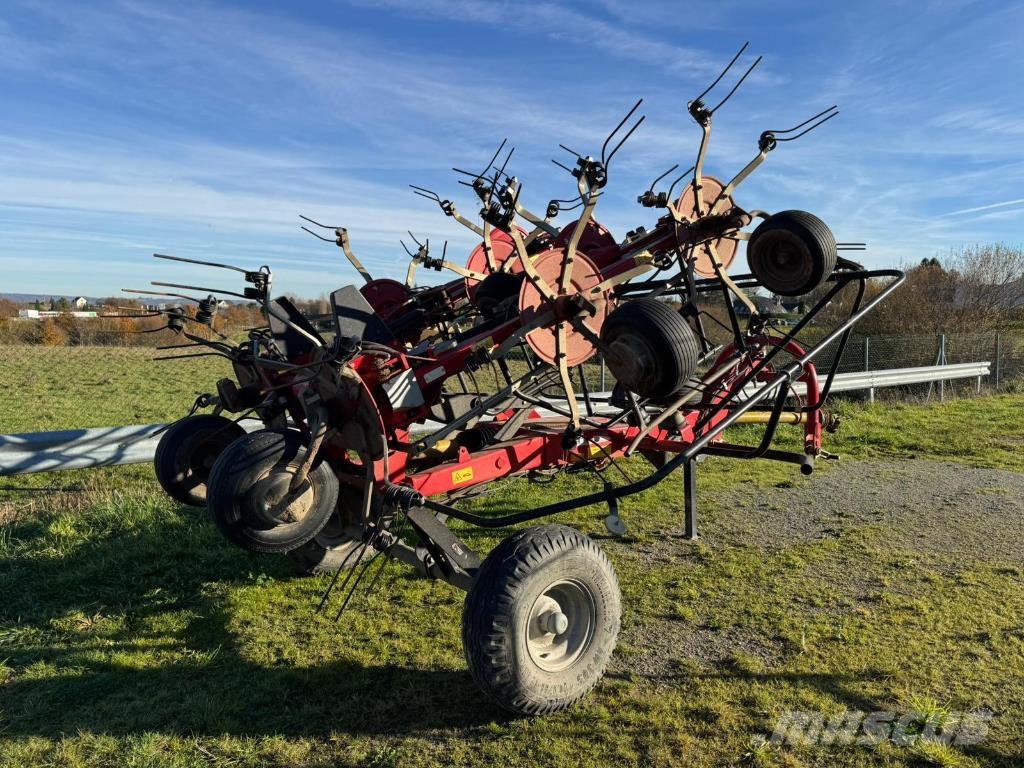 Fella TH901 trans Grābekļi un siena ārdītāji