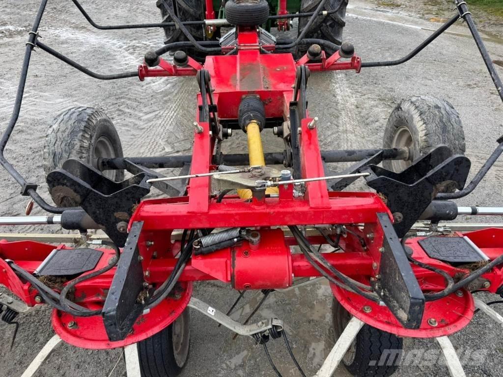 Fella TH901 trans Grābekļi un siena ārdītāji