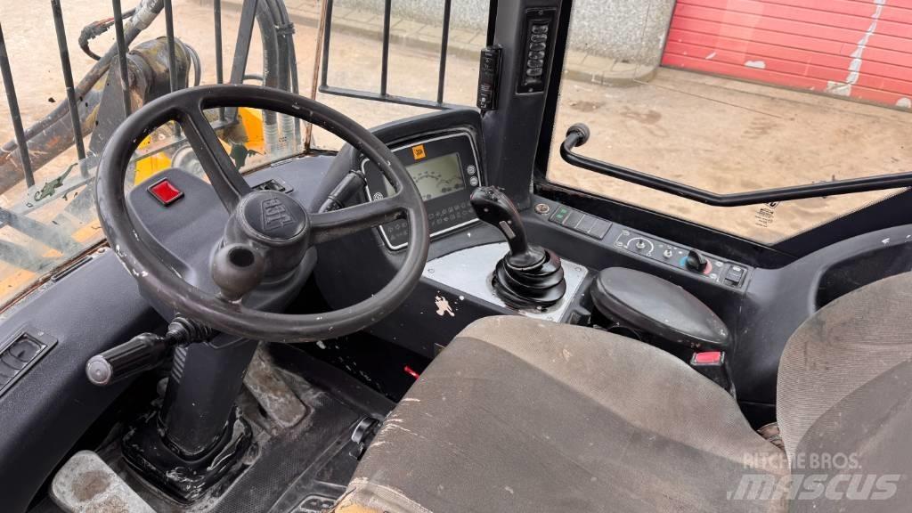 JCB 411 Iekrāvēji uz riteņiem