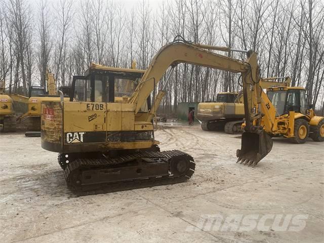 CAT E70B Kāpurķēžu ekskavatori
