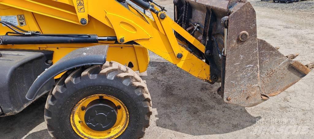JCB 3 CX Ekskavatori-iekrāvēji