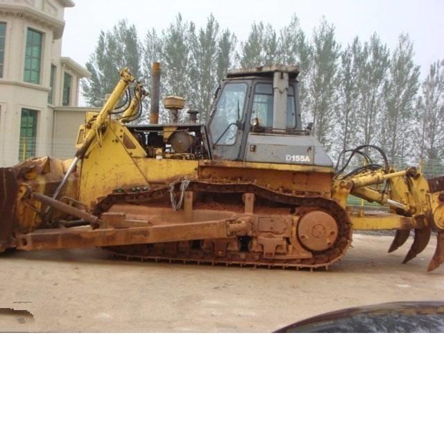 Komatsu d155a-2 Kāpurķēžu buldozeri