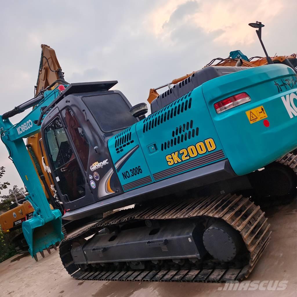 Kobelco SK 200 Kāpurķēžu ekskavatori