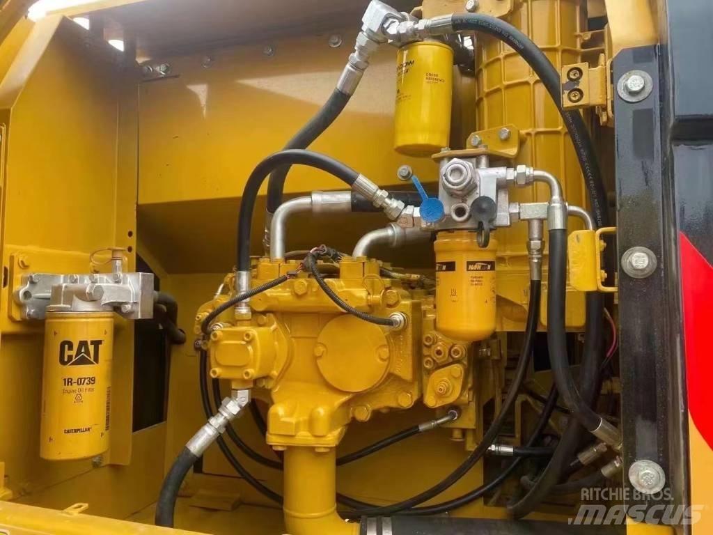 CAT 320 D Kāpurķēžu ekskavatori