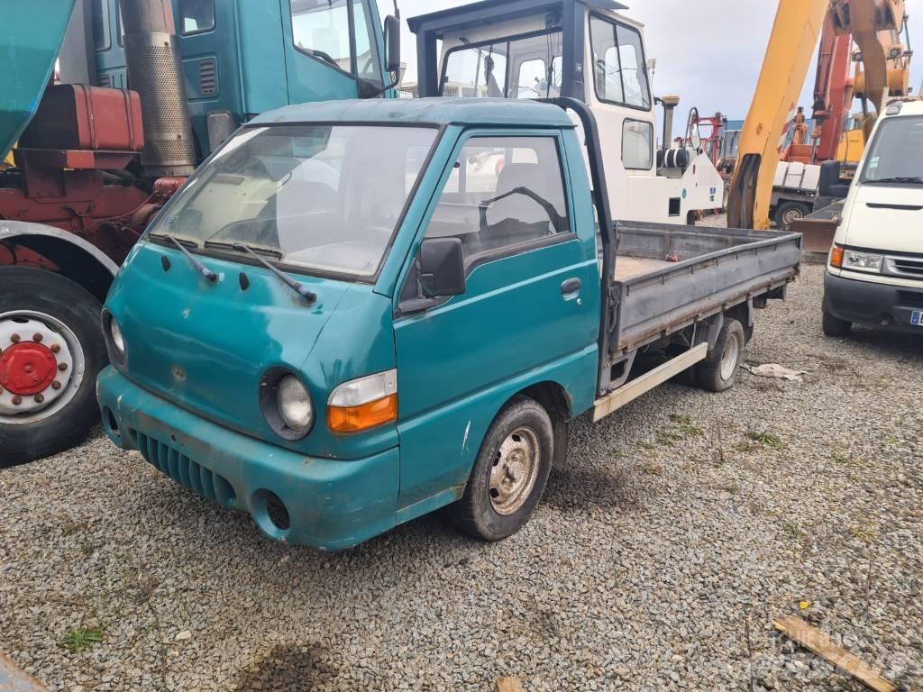 Hyundai H 100 Vieglais kravas automobilis/izkraušana no sāniem