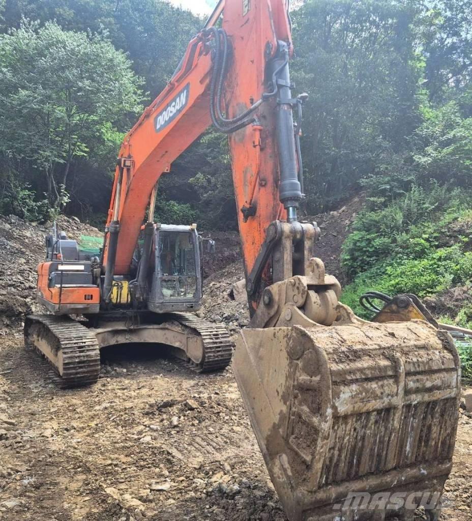 Doosan DX 300 LC-5 Kāpurķēžu ekskavatori