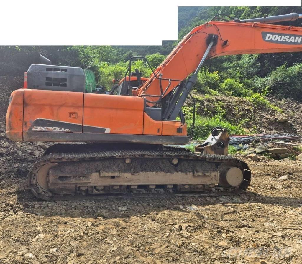 Doosan DX 300 LC-5 Kāpurķēžu ekskavatori