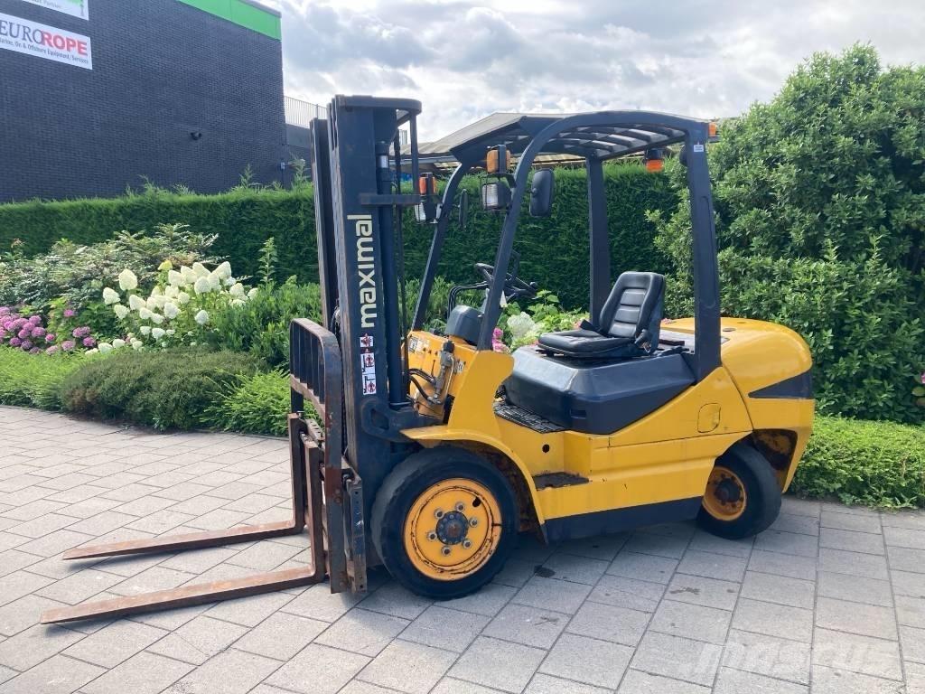 Maximal FD30T Tehnika ar dīzeļa dzinēju