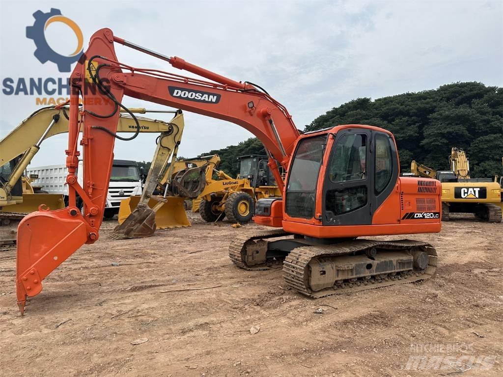 Doosan DX 120 Kāpurķēžu ekskavatori