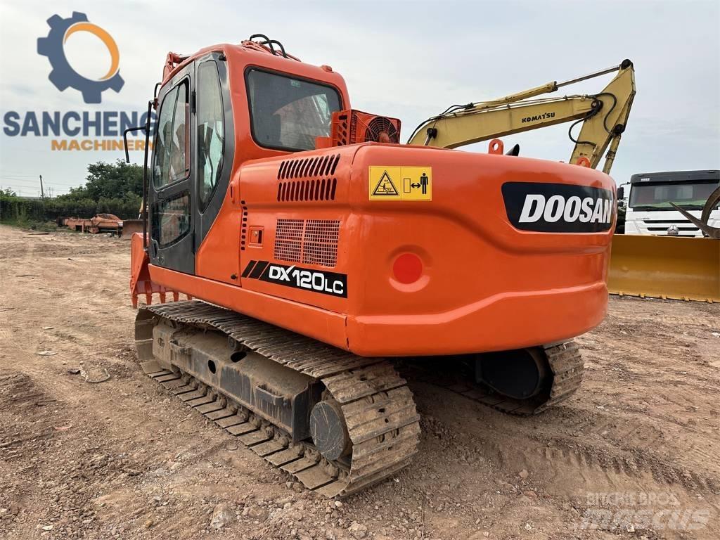 Doosan DX 120 Kāpurķēžu ekskavatori