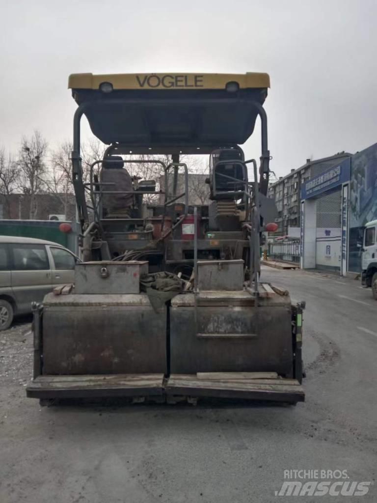 Vögele 1880-2l Asfalta klājēji