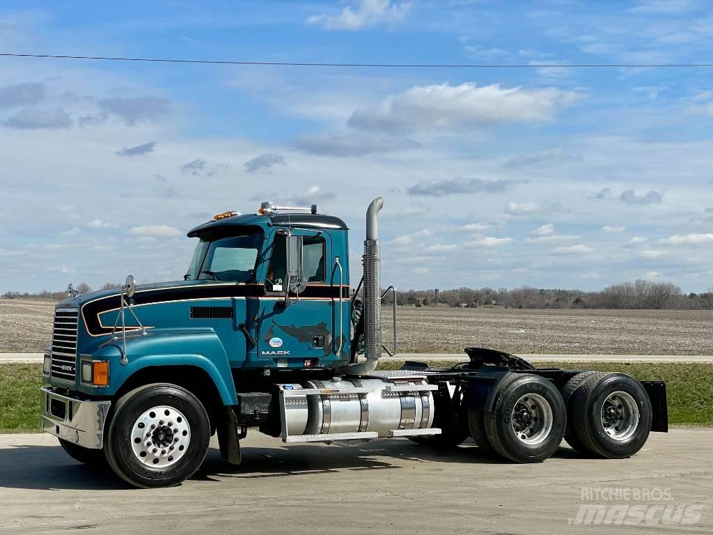 Mack CHU613 Vilcēji