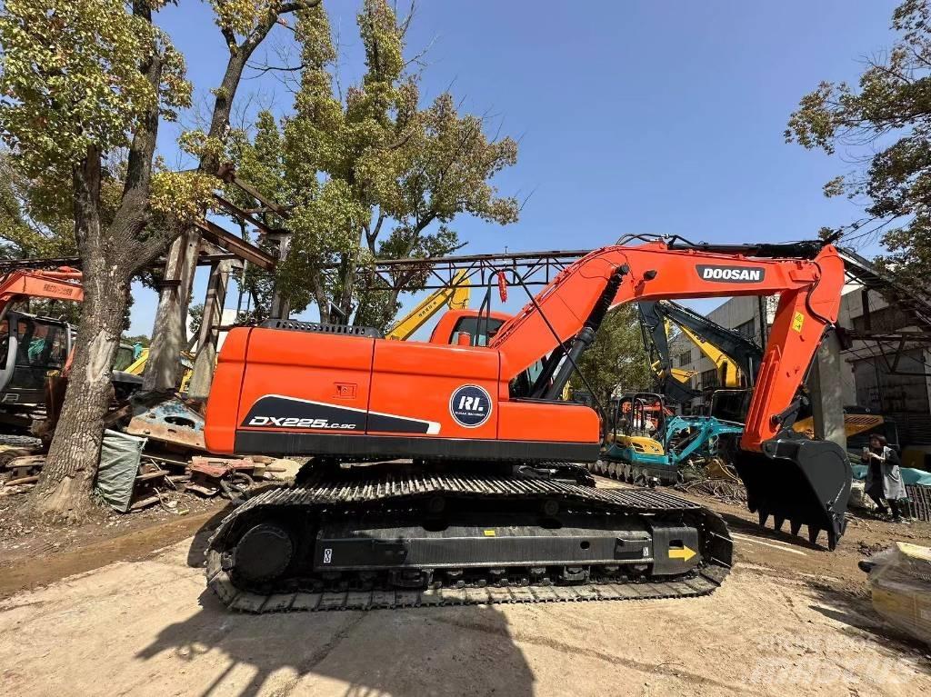 Doosan DX 225 LC-9 Kāpurķēžu ekskavatori