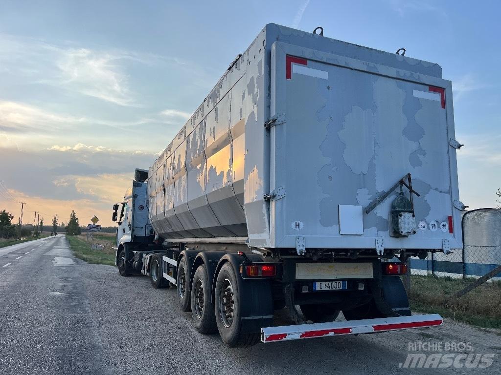 Kempf 45m3 Piekabes pašizgāzēji