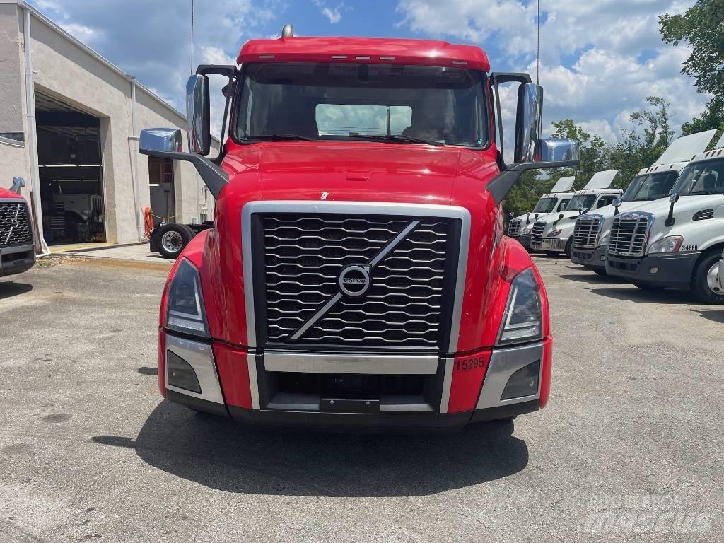 Volvo VNL64T300 Vilcēji