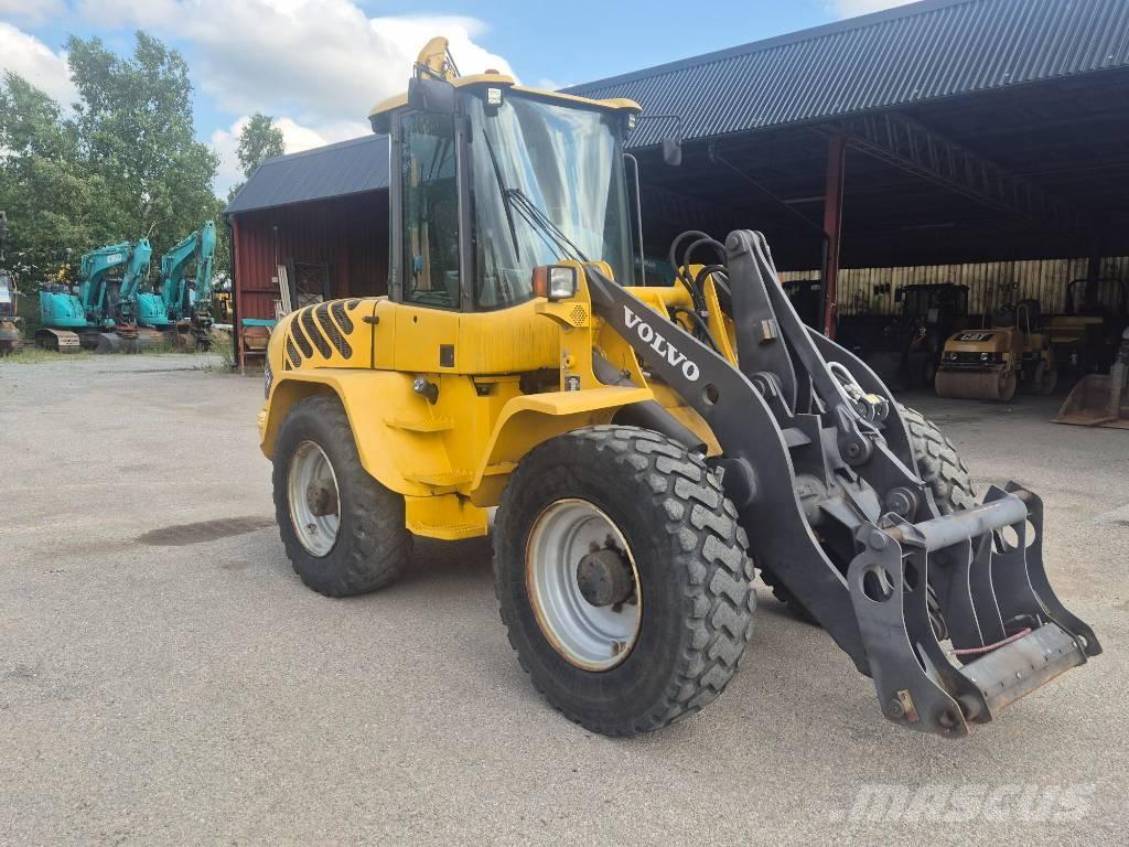 Volvo L 40 B Iekrāvēji uz riteņiem