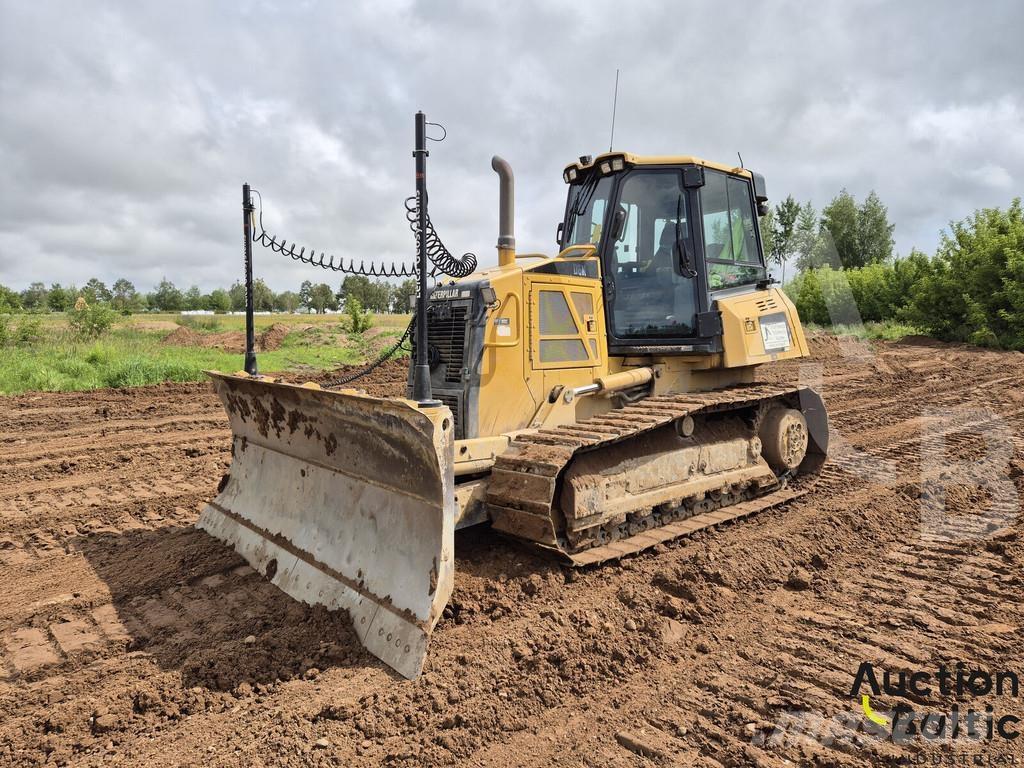 CAT D 6 K Kāpurķēžu buldozeri
