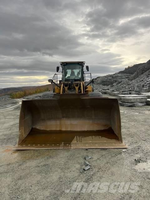 CAT 980M Iekrāvēji uz riteņiem