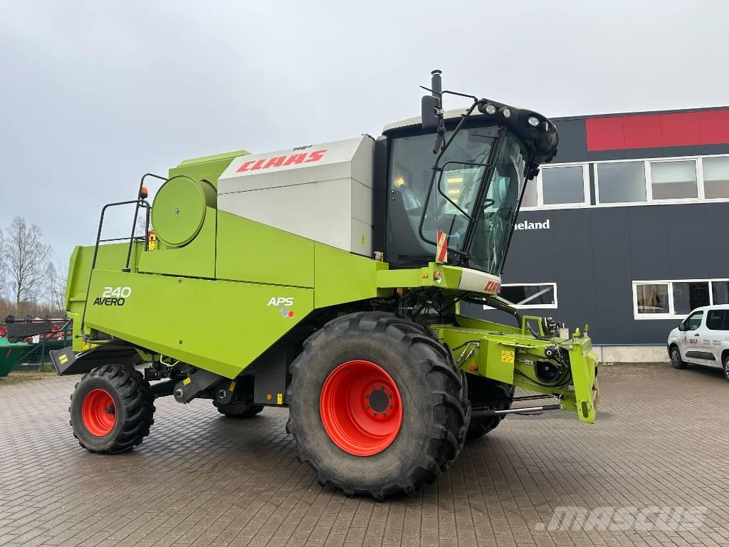 CLAAS Avero 240 Ražas novākšanas kombaini