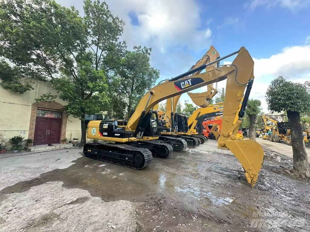CAT 323 D Kāpurķēžu ekskavatori