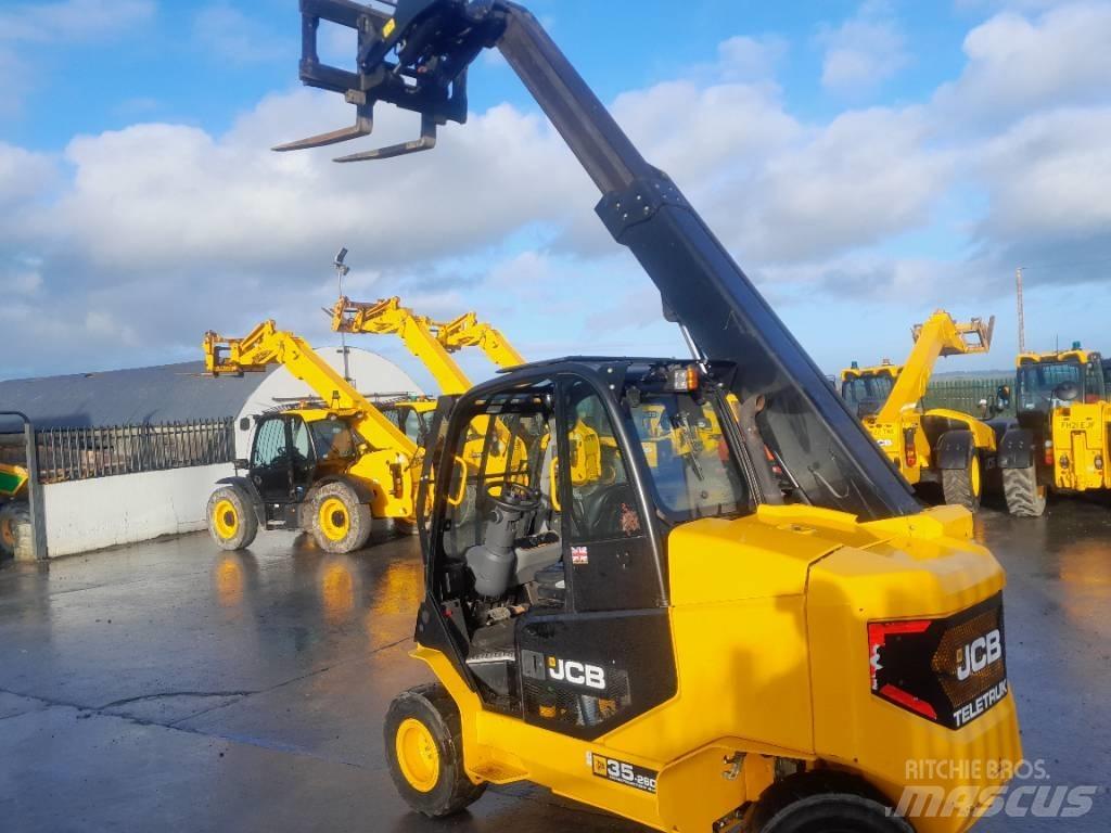 JCB TLT 35 D 4WD Teleskopiskie manipulatori