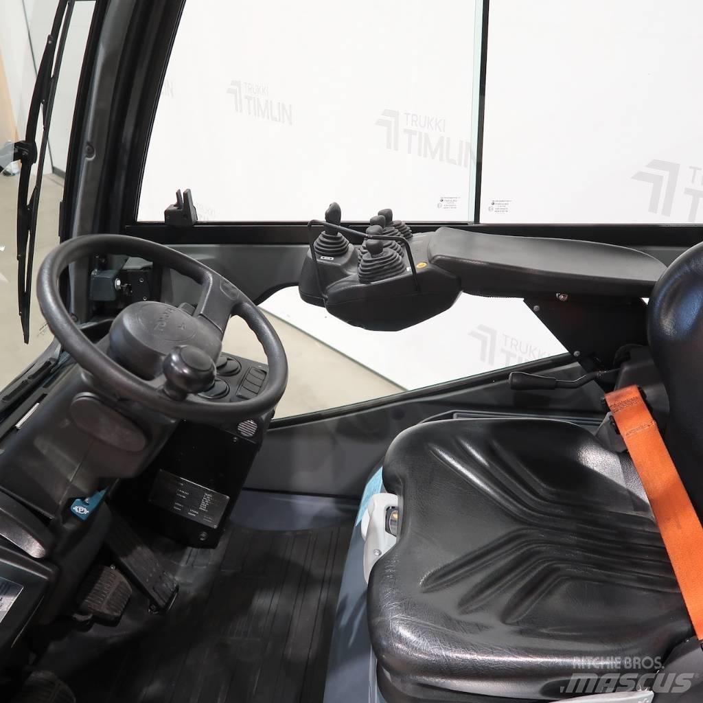 Toyota 52-8FDF25 Tehnika ar dīzeļa dzinēju