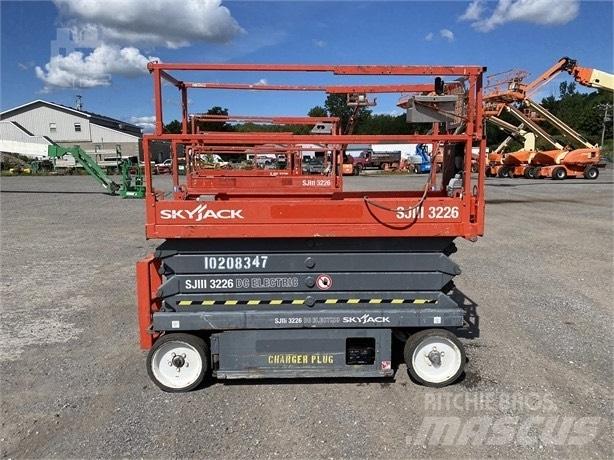 SkyJack SJ III 3226 Šķerveida pacēlāji