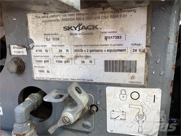 SkyJack SJ III 3226 Šķerveida pacēlāji
