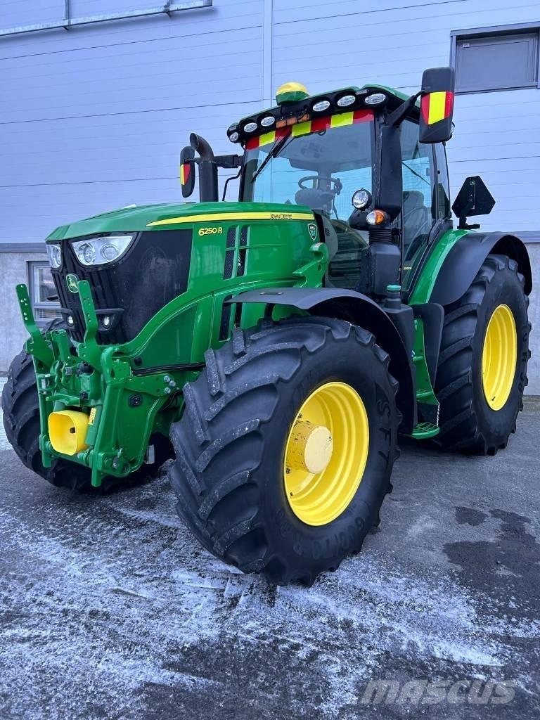 John Deere 6250 R Traktori