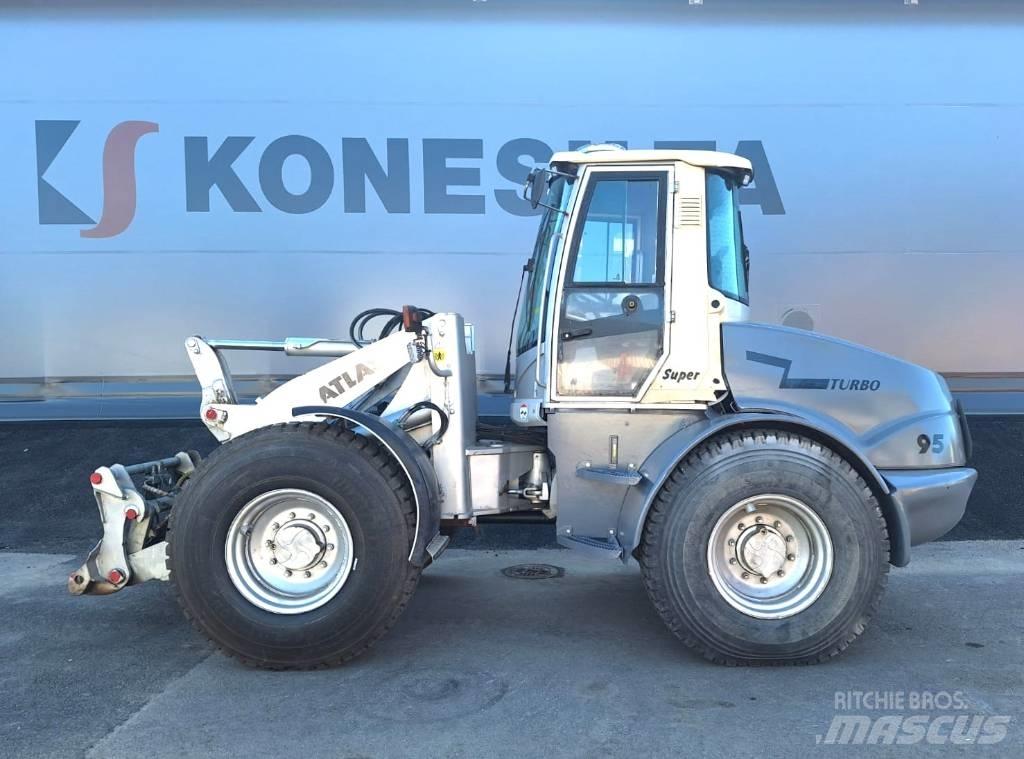 Atlas 95 SUPER Iekrāvēji uz riteņiem