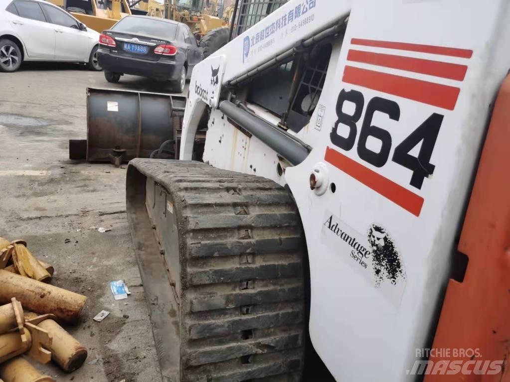 Bobcat S864 Lietoti riteņu kompaktiekrāvēji