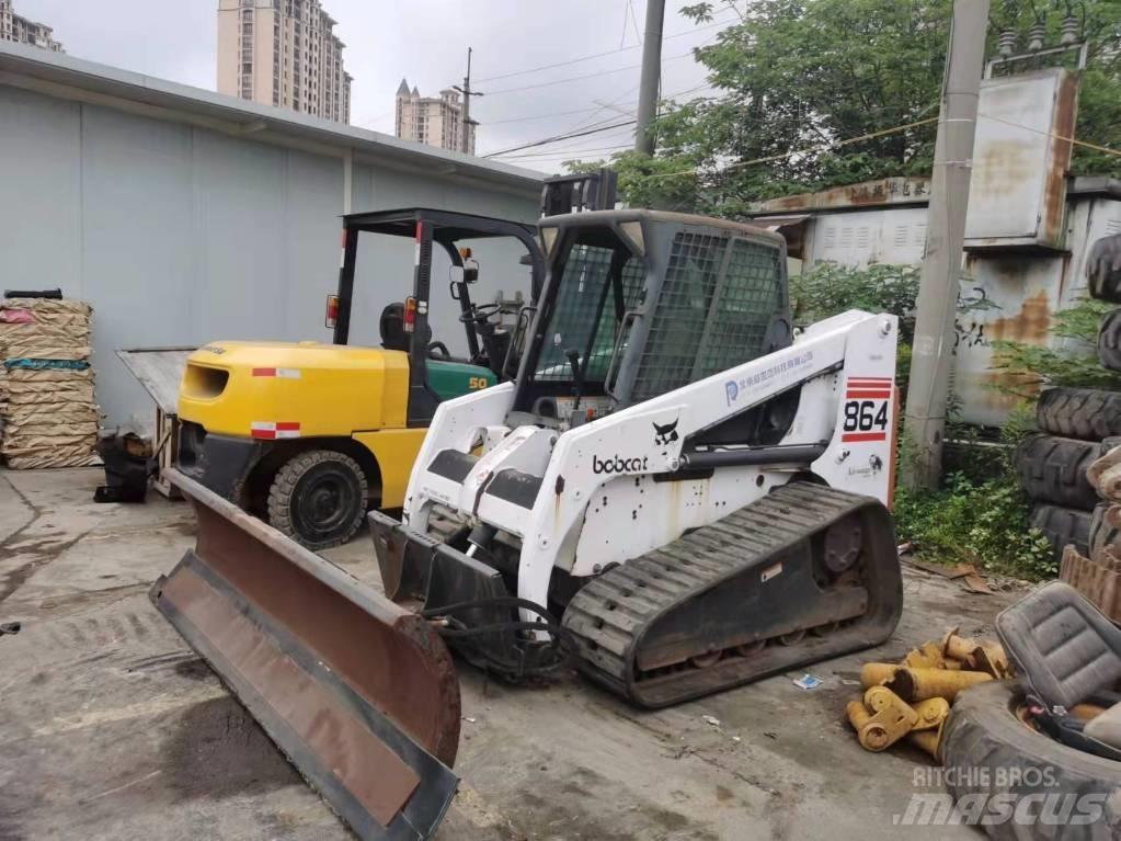 Bobcat S864 Lietoti riteņu kompaktiekrāvēji