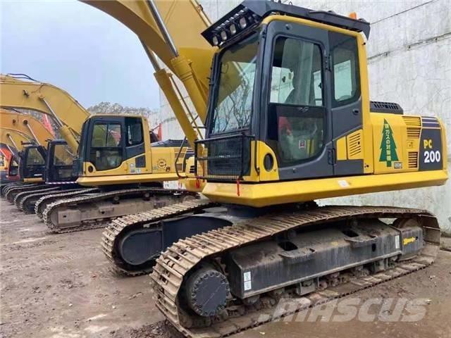 Komatsu PC 200 Kāpurķēžu ekskavatori
