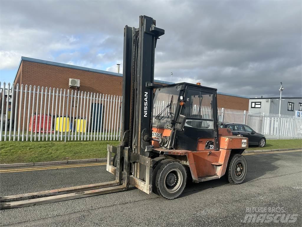 Nissan ZWF05H70U Tehnika ar dīzeļa dzinēju