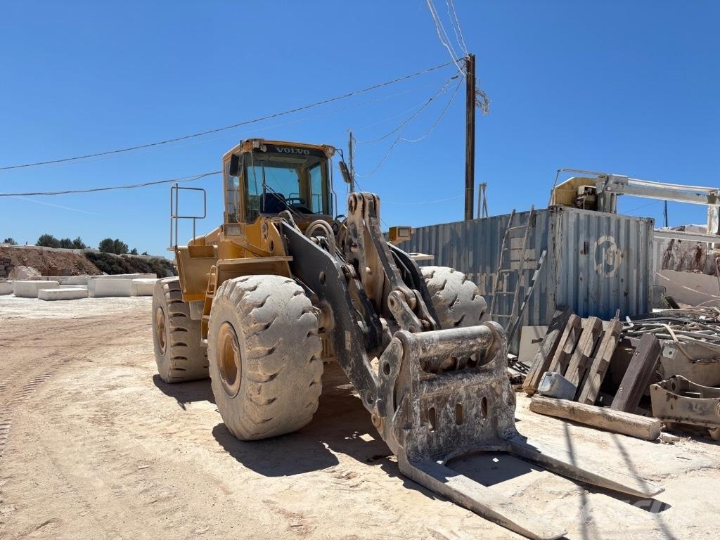Volvo L 220 E Iekrāvēji uz riteņiem