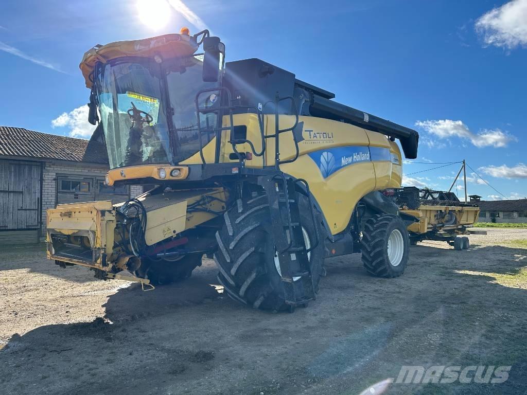 New Holland CX 8070 Ražas novākšanas kombaini