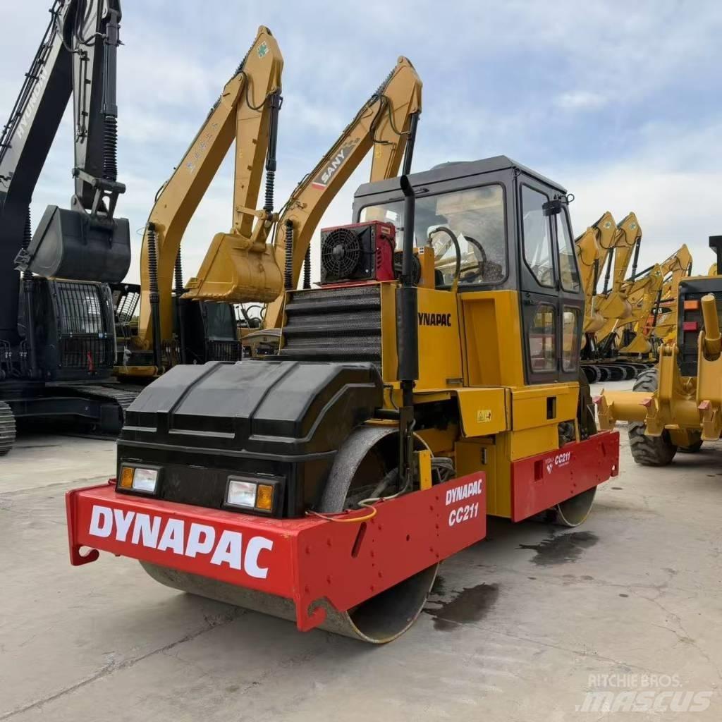 Dynapac CC 211 Divvalču grunts veltņi