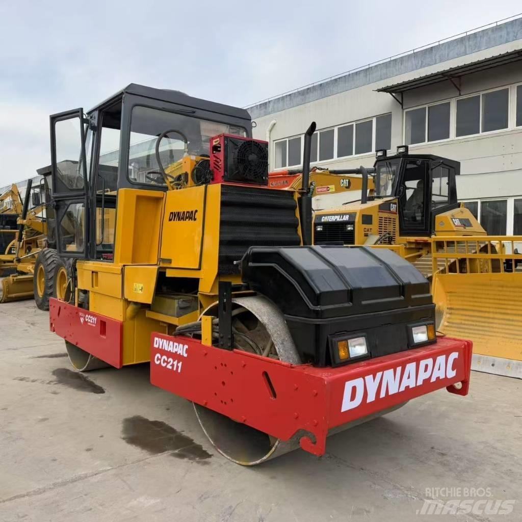 Dynapac CC 211 Divvalču grunts veltņi