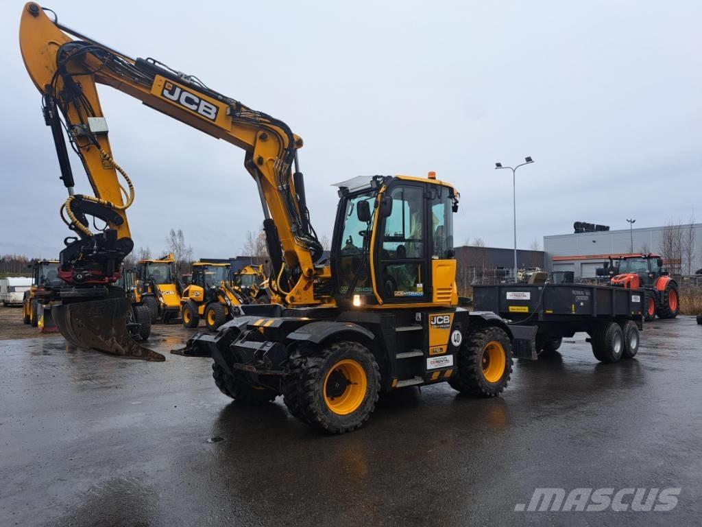 JCB Hydradig Ekskavatori uz riteņiem