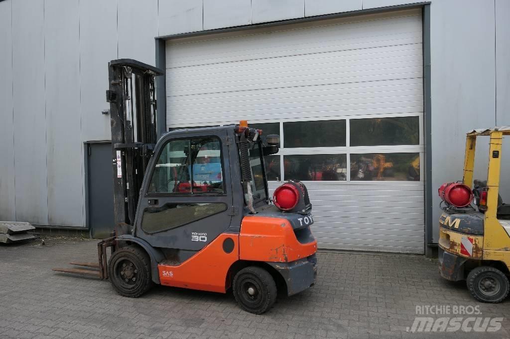 Toyota 02-8 FGF 30 LPG tehnika