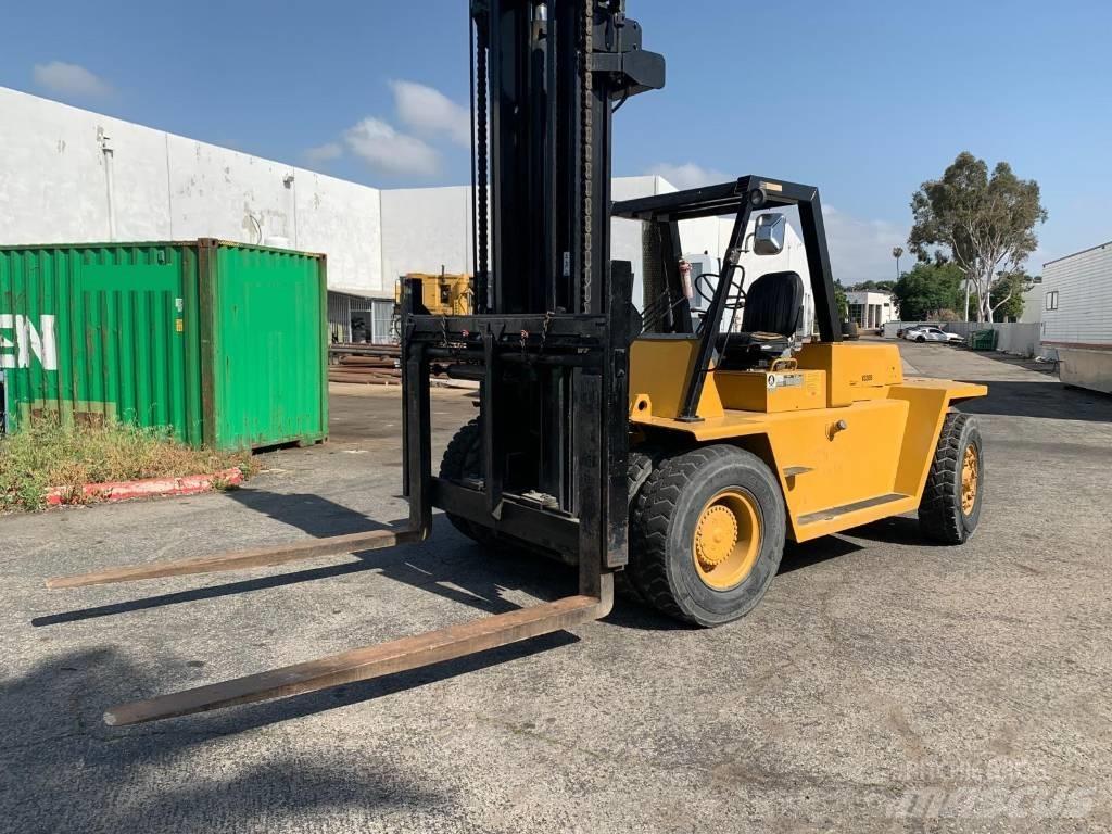 CAT V 330 B Autokrāvēji - citi