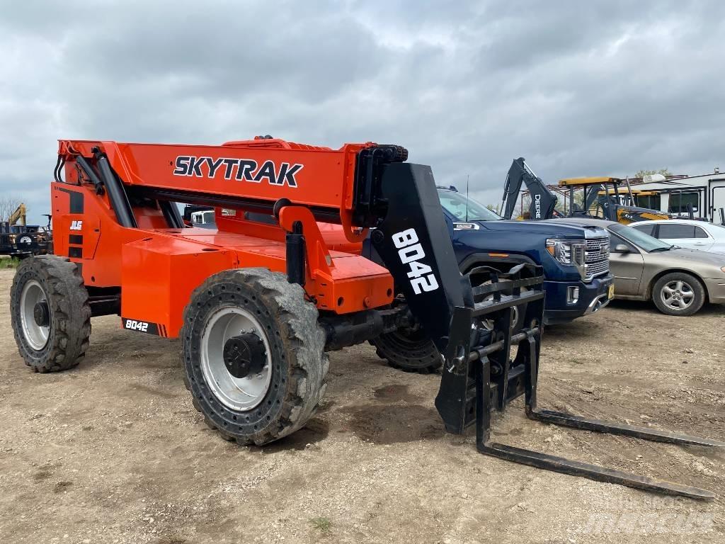 SkyTrak 8042 Teleskopiskie manipulatori