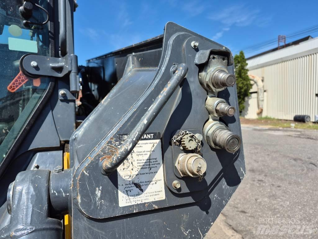 John Deere 331G Lietoti riteņu kompaktiekrāvēji
